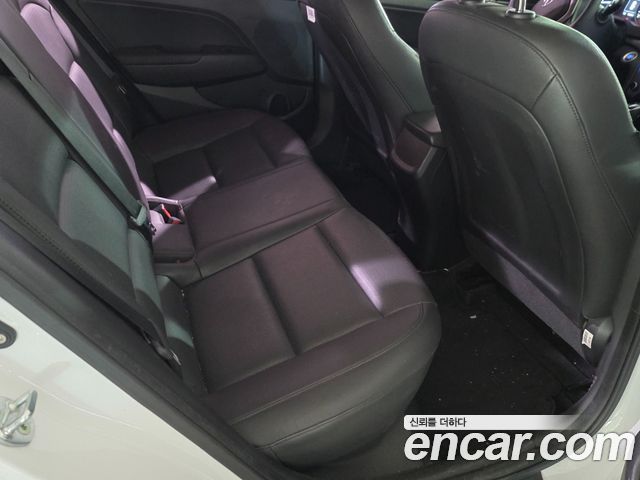 Hyundai AVANTE 2018 — photo 13