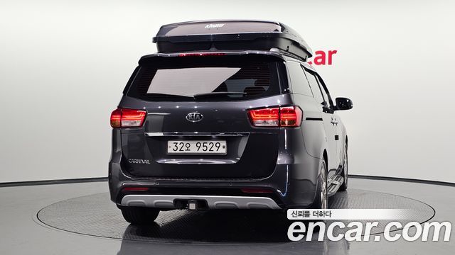Kia Canival 2015 — photo 4