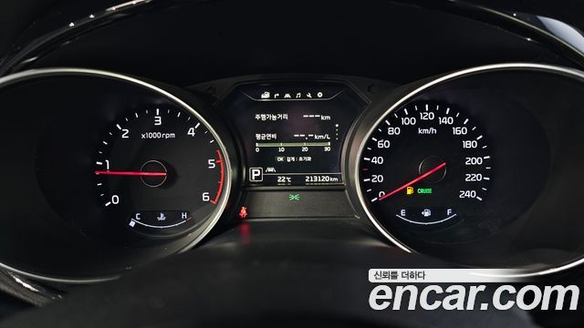 Kia Canival 2015 — photo 11