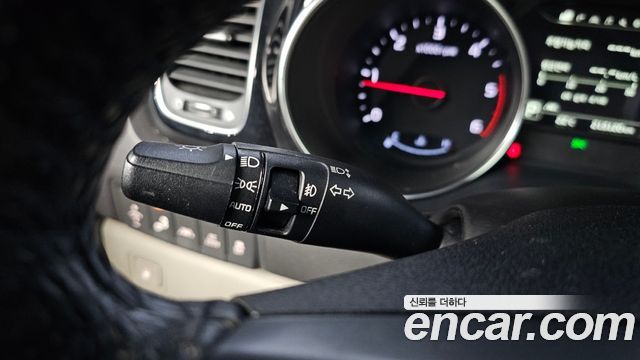 Kia Canival 2015 — photo 23