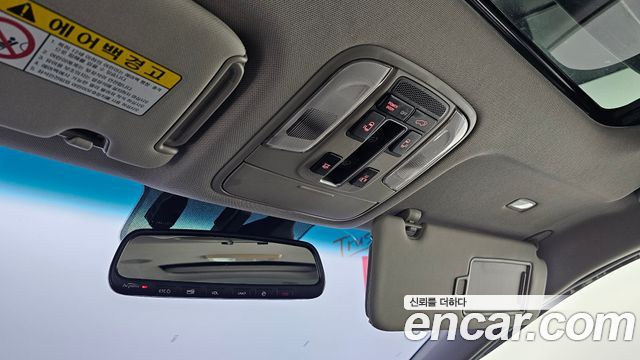 Kia Canival 2015 — photo 24