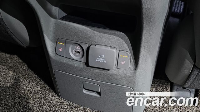 Kia Canival 2015 — photo 25