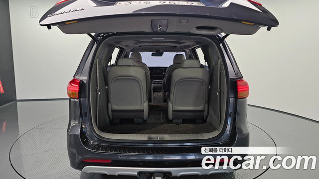 Kia Canival 2015 — photo 26