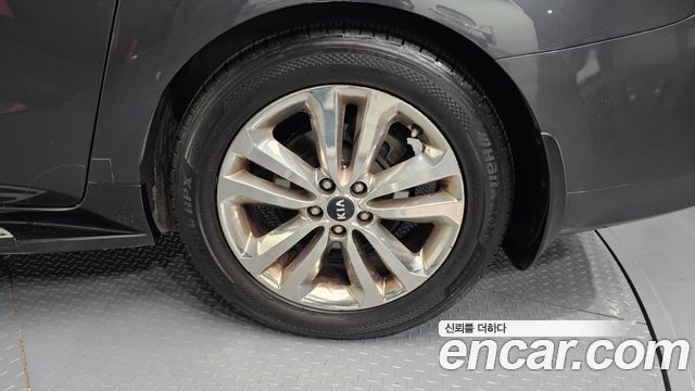 Kia Canival 2015 — photo 7