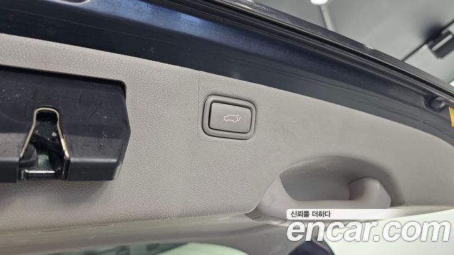 Kia Canival 2015 — photo 31
