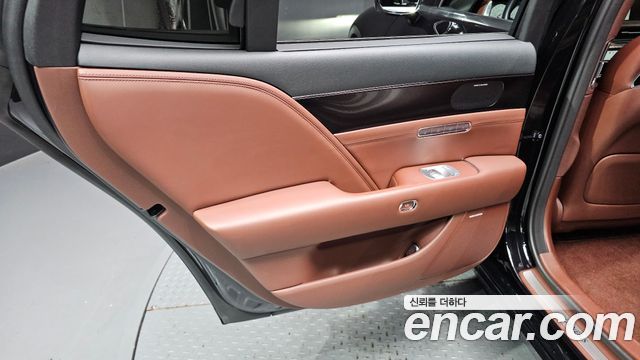 Genesis G90 2022 — photo 15