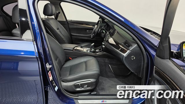 BMW 5-Series 2016 — photo 11