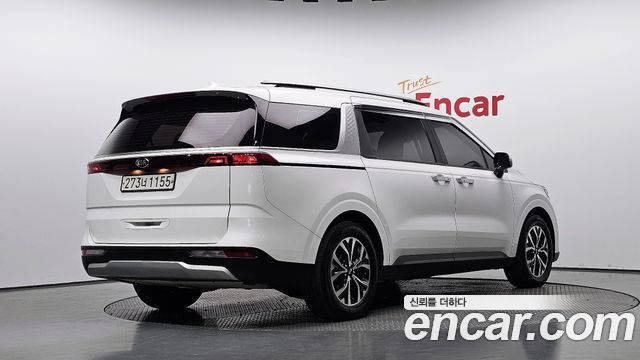 Kia Canival 2021 — photo 2