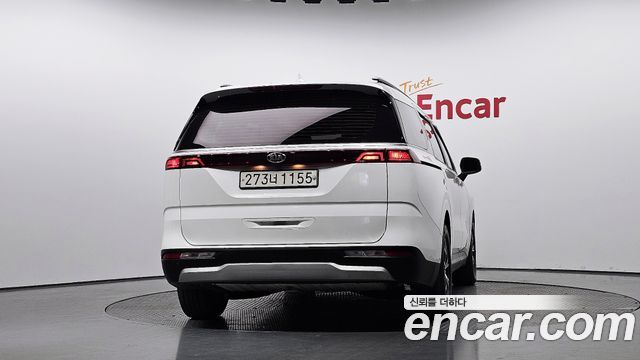 Kia Canival 2021 — photo 4