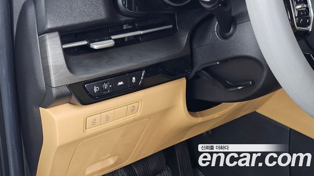 Kia Canival 2021 — photo 22