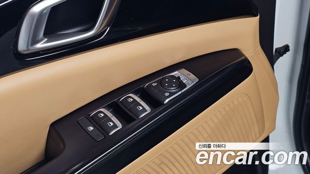 Kia Canival 2021 — photo 24