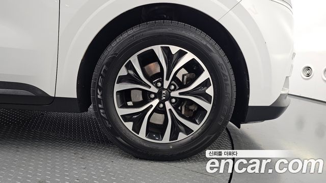 Kia Canival 2021 — photo 7