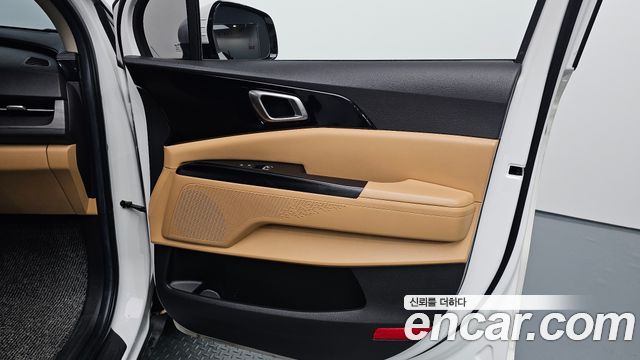 Kia Canival 2021 — photo 14
