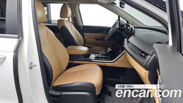 Kia Canival 2021 — photo 16