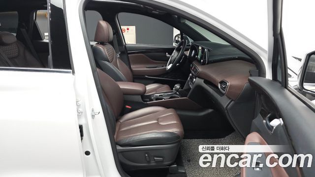 Hyundai Santafe 2019 — photo 17