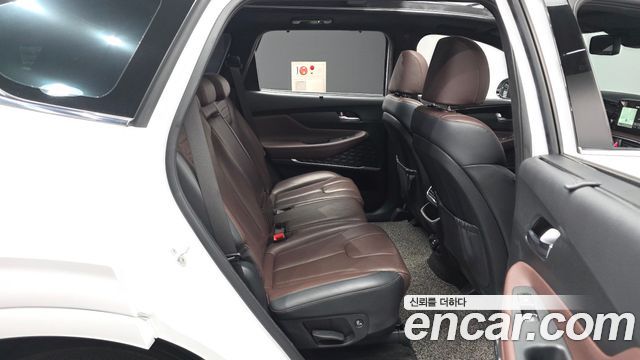 Hyundai Santafe 2019 — photo 18