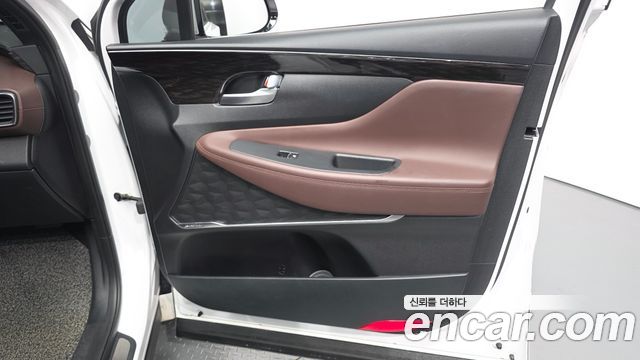 Hyundai Santafe 2019 — photo 14