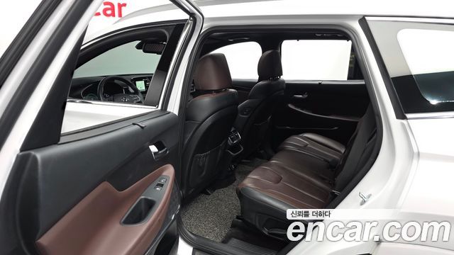 Hyundai Santafe 2019 — photo 16