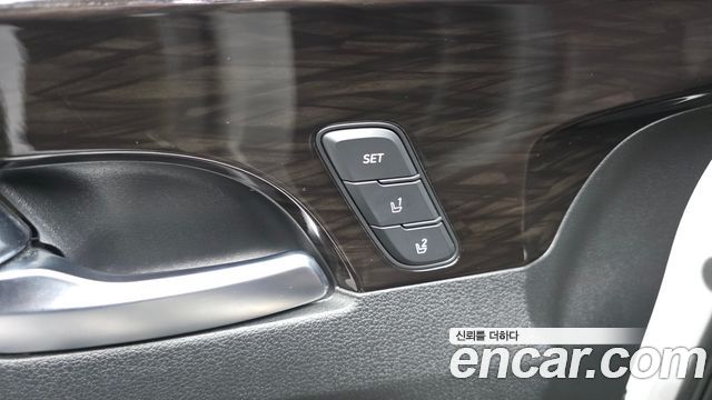 Hyundai Santafe 2019 — photo 32