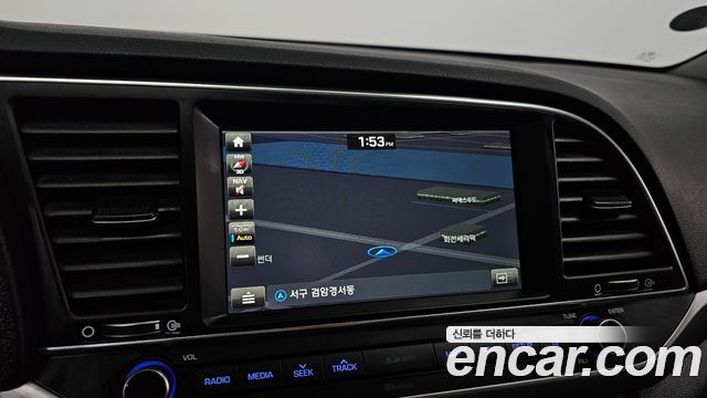 Hyundai AVANTE 2018 — photo 20