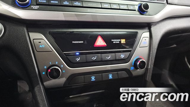 Hyundai AVANTE 2018 — photo 23