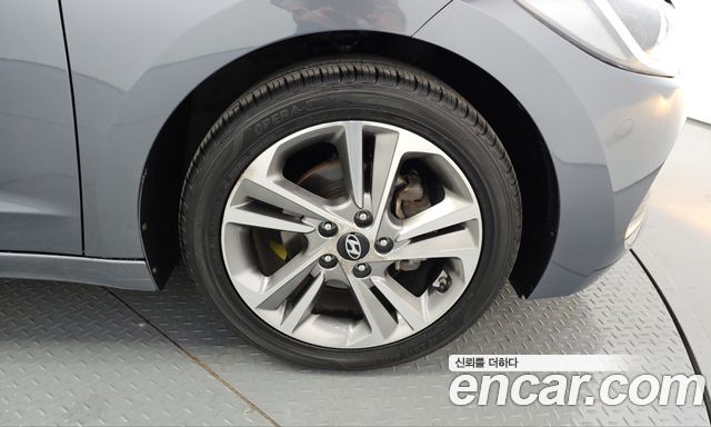 Hyundai AVANTE 2018 — photo 7