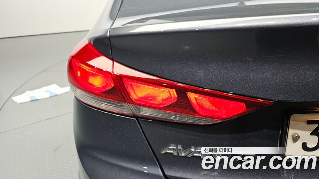 Hyundai AVANTE 2018 — photo 9
