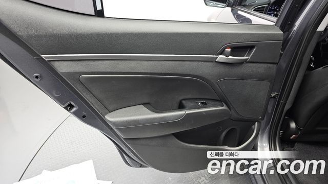 Hyundai AVANTE 2018 — photo 15
