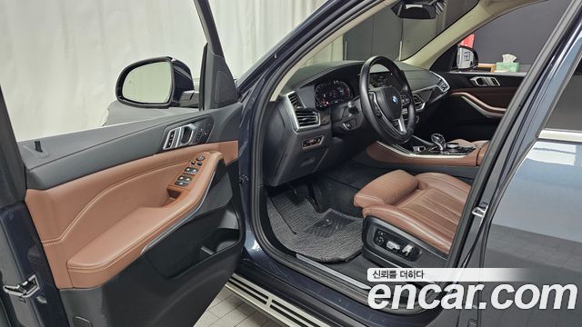 BMW X5 2022 — photo 13