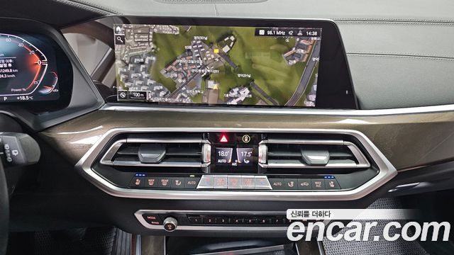 BMW X5 2022 — photo 18