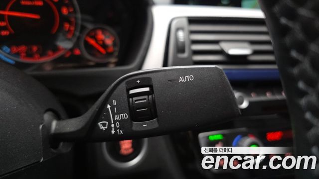 BMW 3-Series 2017 — photo 18