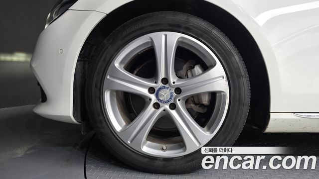 Mercedes-Benz E-Class 2017 — photo 5