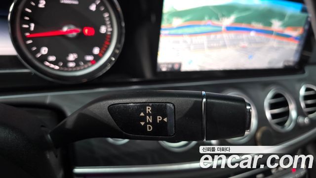 Mercedes-Benz E-Class 2017 — photo 9