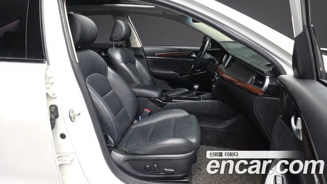 Kia K7 2016 — photo 17