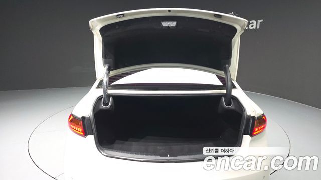 Kia K7 2016 — photo 26