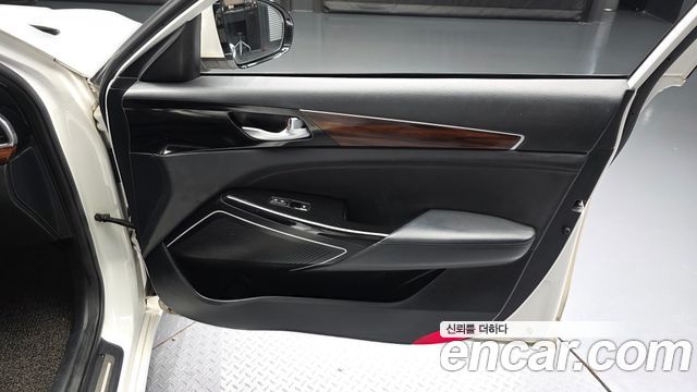 Kia K7 2016 — photo 14