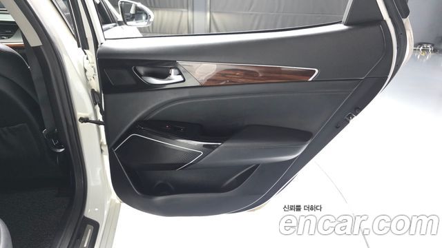 Kia K7 2016 — photo 15