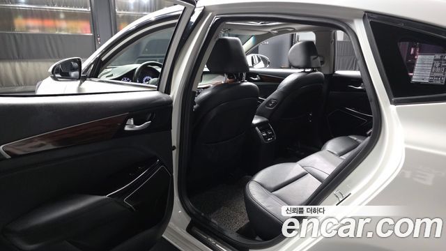 Kia K7 2016 — photo 16