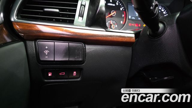 Kia K7 2016 — photo 30