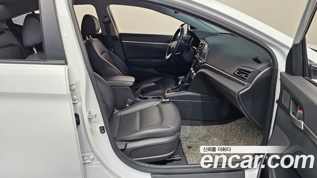 Hyundai AVANTE 2020 — photo 11