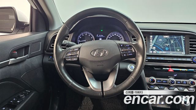 Hyundai AVANTE 2020 — photo 13