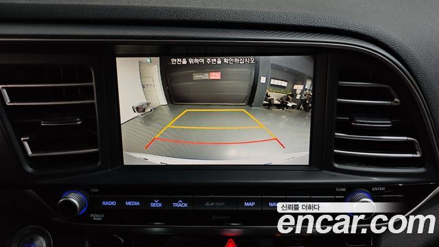 Hyundai AVANTE 2020 — photo 15