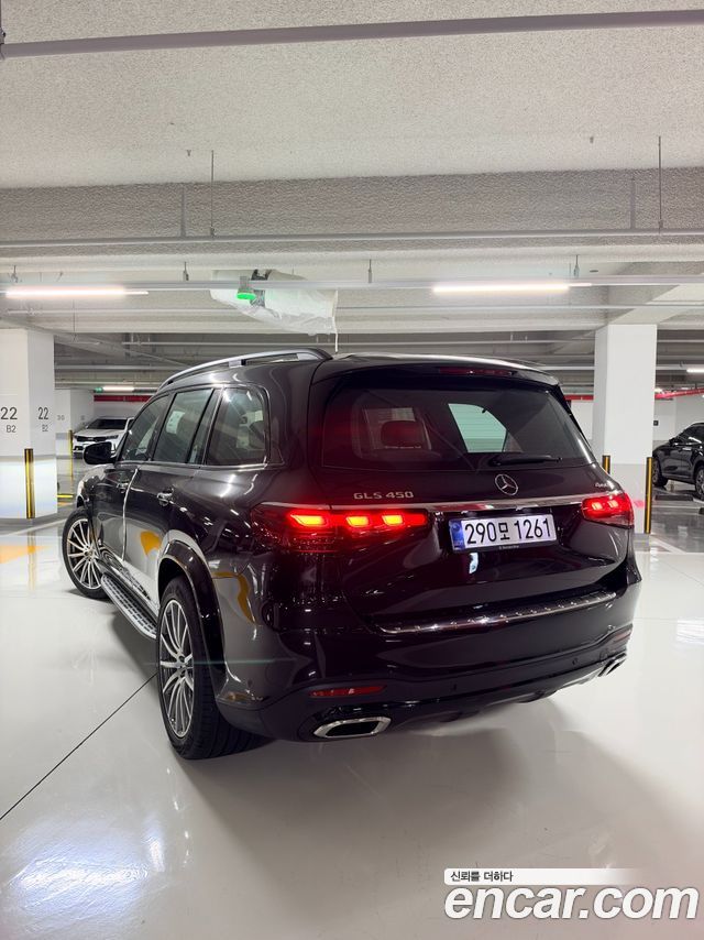 Mercedes-Benz GLS-Class 2026 — photo 6
