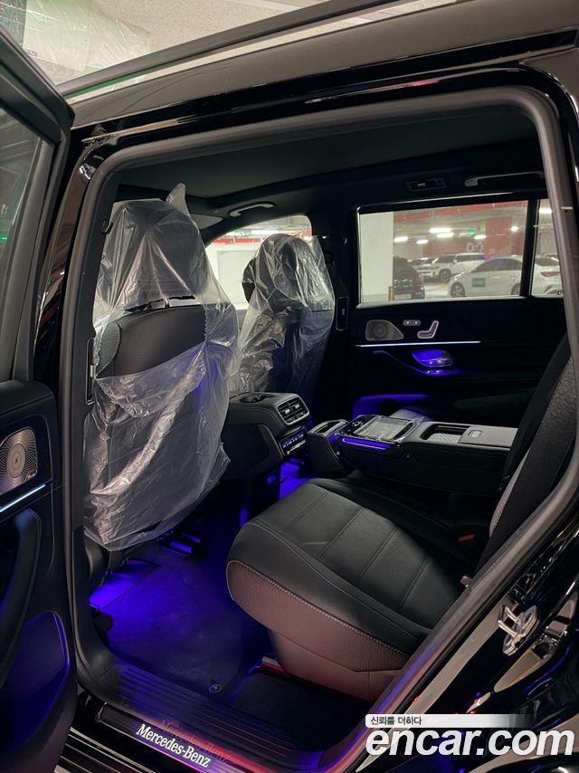 Mercedes-Benz GLS-Class 2026 — photo 9