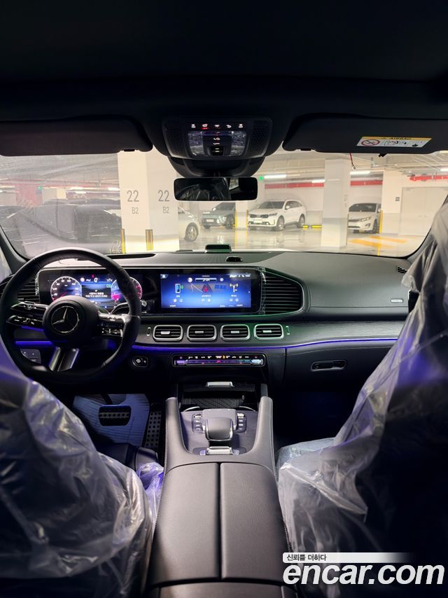 Mercedes-Benz GLS-Class 2026 — photo 12