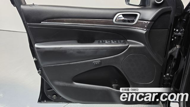 Jeep Cherokee 2018 — photo 14