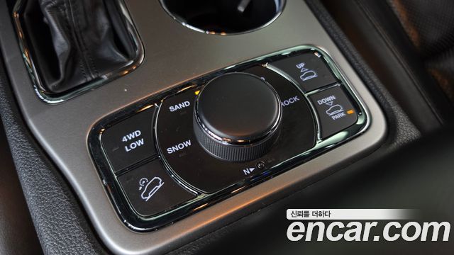 Jeep Cherokee 2018 — photo 31