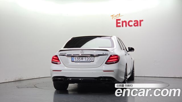 Mercedes-Benz E-Class 2018 — photo 4