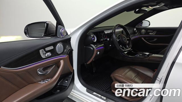 Mercedes-Benz E-Class 2018 — photo 13