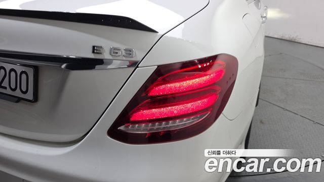 Mercedes-Benz E-Class 2018 — photo 9